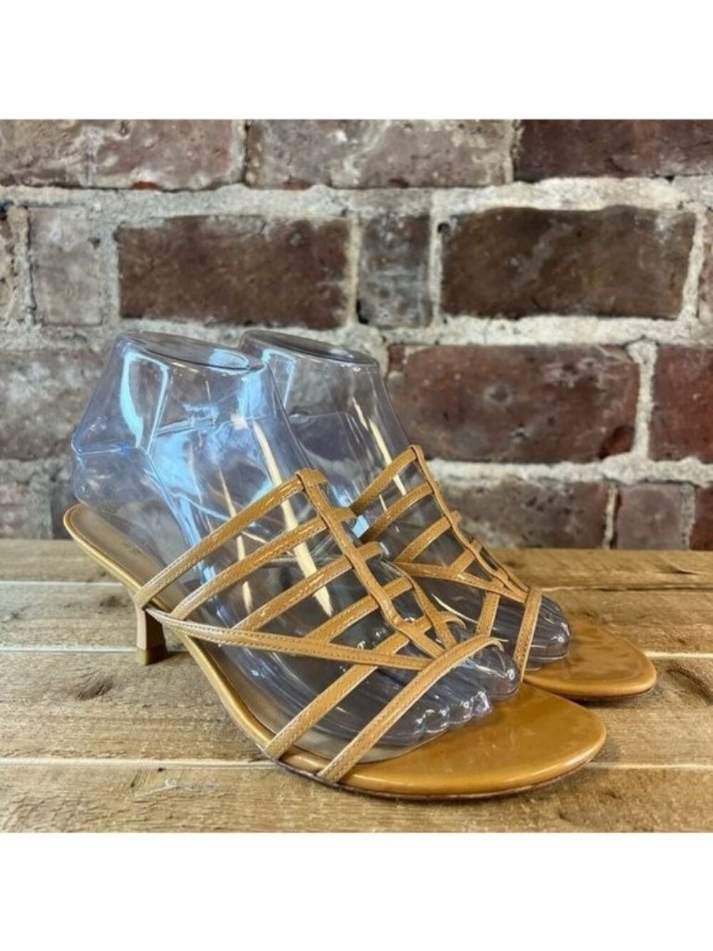 Stuart Weitzman Tan Patent Leather Cutout Slide On Kitten Heel Sz 6.5